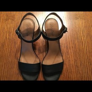 Lucky Brand size 10 black 3” heel, sandals